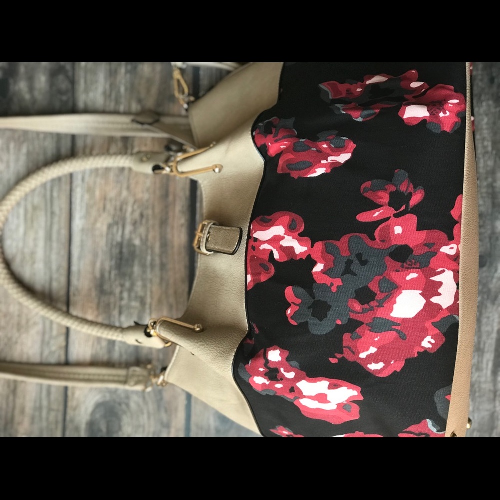 Black Rivet Bag - image 8